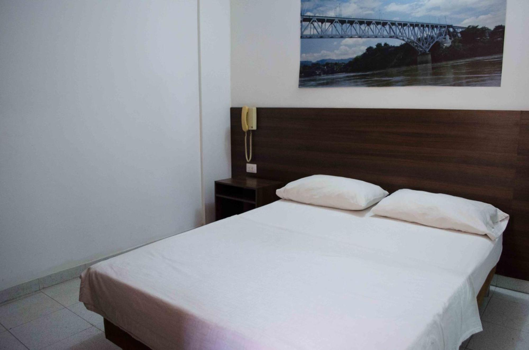 Hotel Elimar Girardot Buitenkant foto